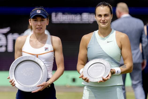 ROSMALEN - Tennis player Ekaterina Alexandrova (Russia) wins the final of the international tennis tournament Libema Open. The combined Dutch tennis tournament for men and women will be held on the grass courts of Autotron for twelve days. Right number two Aryna Sabalenka (Belarus). ANP SANDER KING xVIxANPxSportx xxANPxIVx