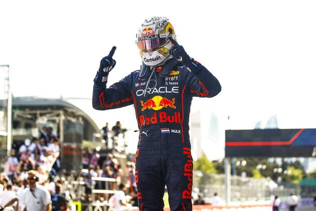 VERSTAPPEN Max (ned), Red Bull Racing RB18, portrait celebration victory during the Formula 1 Azerbaijan Grand Prix 2022, 8th round of the 2022 FIA Formula One World Championship, WM, Weltmeisterschaft on the Baku City Circuit, from June 10 to 12, 2022 in Baku, Azerbaijan - F1 - AZERBAIJAN GRAND PRIX 2022 - RACE DPPI Panoramic  00122021__B3_4394_1