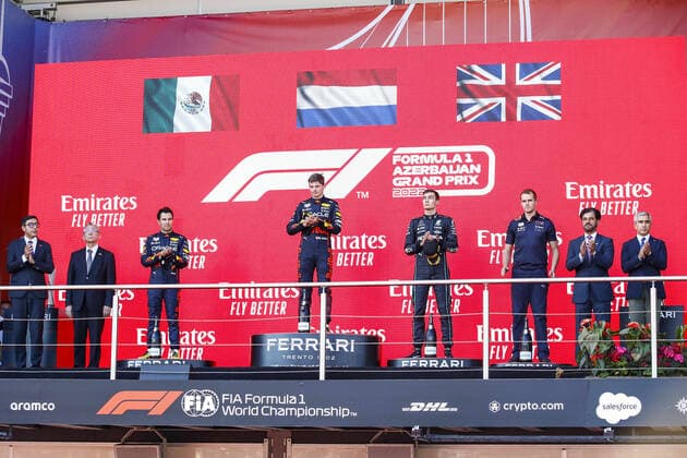 VERSTAPPEN Max (ned), Red Bull Racing RB18, portrait PEREZ Sergio (mex), Red Bull Racing RB18, portrait RUSSELL George (gbr), Mercedes AMG F1 Team W13, portrait BEN SULAYEM Mohammed (uae), President of the FIA, portrait podium during the Formula 1 Azerbaijan Grand Prix 2022, 8th round of the 2022 FIA Formula One World Championship, WM, Weltmeisterschaft on the Baku City Circuit, from June 10 to 12, 2022 in Baku, Azerbaijan - F1 - AZERBAIJAN GRAND PRIX 2022 - RACE DPPI Panoramic 00122021__B3_4494