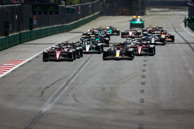 Start of the race: 16 LECLERC Charles (mco), Scuderia Ferrari F1-75, 11 PEREZ Sergio (mex), Red Bull Racing RB18, 01 VERSTAPPEN Max (nld), Red Bull Racing RB18, action during the Formula 1 Azerbaijan Grand Prix 2022, 8th round of the 2022 FIA Formula One World Championship, WM, Weltmeisterschaft on the Baku City Circuit, from June 10 to 12, 2022 in Baku, Azerbaijan - F1 - AZERBAIJAN GRAND PRIX 2022 - RACE DPPI Panoramic 20220612_G00D9022