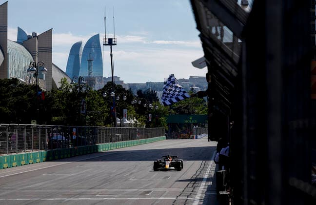 Sport Bilder des Tages 1 Max Verstappen (NLD, Oracle Red Bull Racing), F1 Grand Prix of Azerbaijan at Baku City Circuit on June 12, 2022 in Baku, Azerbaijan. (Photo by HOCH ZWEI) Baku Azerbaijan