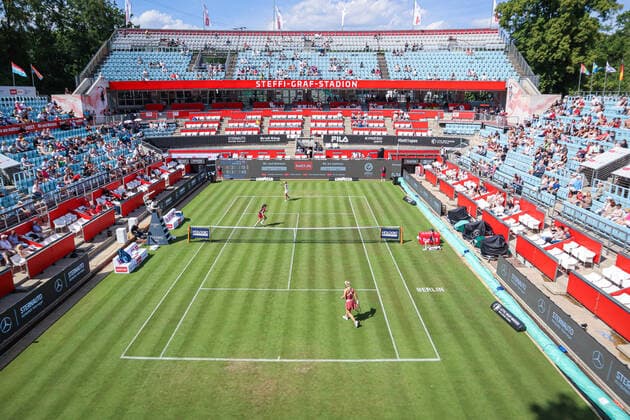 Gut besuchtes Steffi-Graf-Stadion bei der Qualifiaktion zu den bett1open - Match zwischen Sabine LISICKI GER und Daria SAVILLE AUS, bett1open WTA, Tennis Damen 500, Berlin, LTTC Rot-Weiß , 12.06.2022, Copyright: xClaudioxGärtnerx