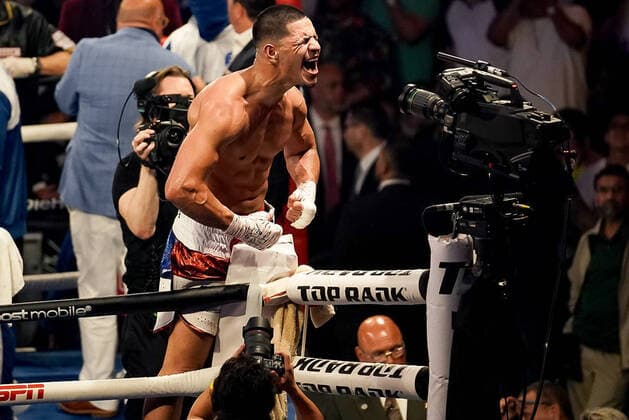 Sport Themen der Woche KW23 Sport Bilder des Tages June 12, 2022, New York, New York, USA: EDGAR BERLANGA celebrates after his super middleweight bout with ALEXIS ANGULO at Madison Square Garden in New York, New York. Berlanga defeated Angulo by unanimous decision. New York USA - ZUMAp109 20220612_zaf_p109_011 Copyright: xJoelxPlummerx