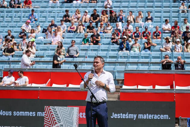 Eröffnungszeremonie im Steffi-Graf-Stadion: Dr. Dietrich Wolter (Präsiden des LTTC Rot-Weiß), bett1open WTA, Tennis Damen 500, Berlin, LTTC Rot-Weiß , 12.06.2022, Copyright: xClaudioxGärtnerx