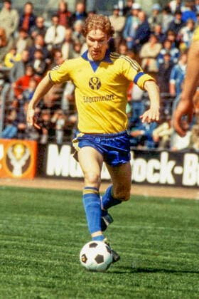 Wolfgang Grobe von Eintracht Braunschweig -hier aus 2. BL. Saison 1980 81 Eintracht Braunschweig - Holstein Kiel 2:0 am 06.08.1980 *** Wolfgang Grobe of Eintracht Braunschweig here from 2 BL season 1980 81 Eintracht Braunschweig Holstein Kiel 2 0 on 06 08 1980