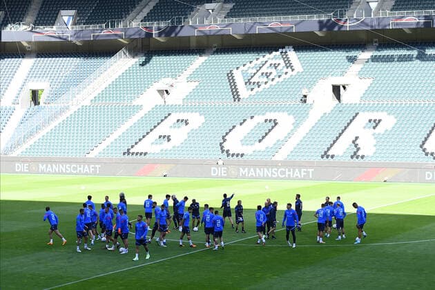 Sport Bilder des Tages MOENCHENGLADBACH, GERMANY - JUNE 13, 2022: Pre match practice. The football match of UEFA Nations League 2023 between Germany vs Italy Copyright: xVITALIIxKLIUIEVx
