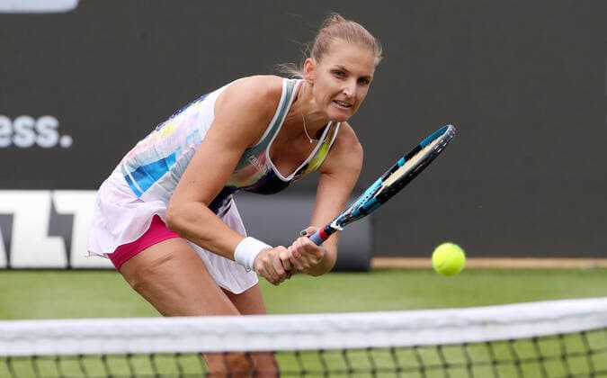 Karolina Pliskova (CZE) Aktion Oberkoerper Oberkörper Tennis bett1 open WTA, Tennis Damen 500 Turnier auf Rasen Damen Saison 2021 2022 13.06.2022