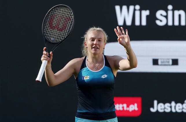 Katerina Siniakova (CZE) Aktion Oberkoerper Oberkörper Tennis bett1 open WTA, Tennis Damen 500 Turnier auf Rasen Damen Saison 2021 2022 13.06.2022