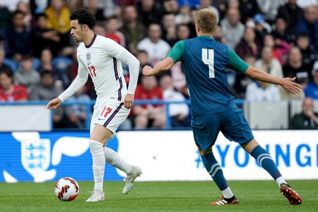 Mandatory Credit: Photo by Robbie Stephenson JMP Shutterstock (12984619ab) Curtis Jones of England takes on Benjamin Markus of Slovenia England U21, U 21 v Slovenia U21, UK - 13 Jun 2022 Editorial use only England U21 v Slovenia U21, UK - 13 Jun 2022 Editorial use only  Copyright: xRobbiexStephenson JMP Shutterstockx 12984619ab