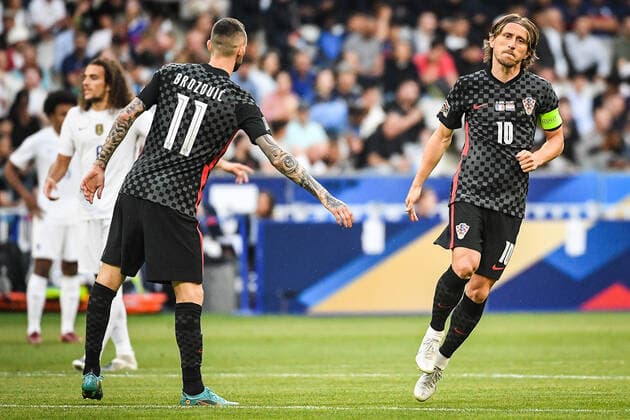 June 13, 2022, Paris, France, France: Luka MODRIC of Croatia celebrate his goal with Marcelo BROZOVIC of Croatia during the UEFA Nations League, League A - Group 1 football match between France and Croatia at Stade de France on June 13, 2022 in Saint-Denis near Paris, France. Paris France - ZUMAm308 20220613_zsp_m308_002 Copyright: xMatthieuxMirvillex