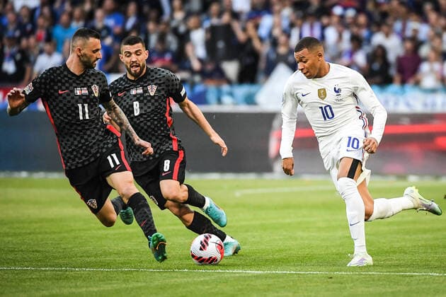 June 13, 2022, Paris, France, France: Marcelo BROZOVIC of Croatia, Mateo KOVACIC of Croatia and Kylian MBAPPE of France during the UEFA Nations League, League A - Group 1 football match between France and Croatia at Stade de France on June 13, 2022 in Saint-Denis near Paris, France. Paris France - ZUMAm308 20220613_zsp_m308_006 Copyright: xMatthieuxMirvillex