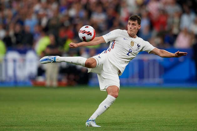 France v Croatia: UEFA Nations League - League Path Group 1 Benjamin Pavard (Bayern Munich) of France shooting to goal during the UEFA Nations League League A Group 1 match between France and Croatia at Stade de France on June 13, 2022 in Paris, France. Paris France  Copyright: xJosexBretonx originalFilename:breton-francevc220613_npZbf.jpg