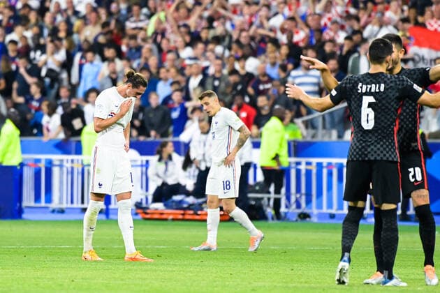 Deception des joueurs de l equipe de France - Adrien Rabiot ( 14 - France ) - Lucas Digne ( 18 - France ) - FOOTBALL : France vs Croatie - Ligue des Nations - 13 06 2022 FedericoPestellini Panoramic 