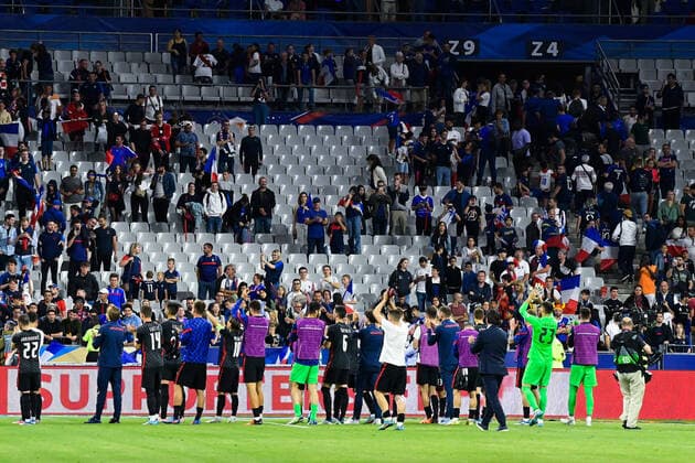 Joie des joueurs de l equipe de Croatie en fin de match avec leurs supporters - FOOTBALL : France vs Croatie - Ligue des Nations - 13 06 2022 FedericoPestellini Panoramic 
