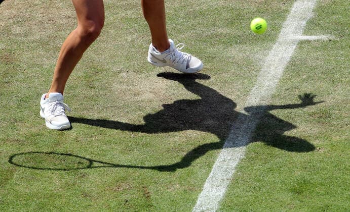 Schatten feature Typical Belinda Bencic (SUI) Tennis bett1 open WTA, Tennis Damen 500 Turnier auf Rasen Damen Saison 2021 2022 14.06.2022
