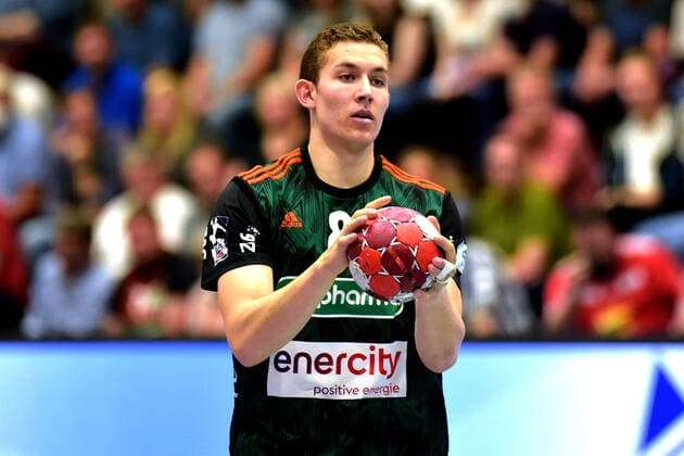 09-06-2022 pmk NF123683 Handball Herren Bundesliga Saison 2021 2022 Merkur-Arena Luebbecke Corona-Spieltag TuS-N-Luebbecke - TSV Hannover-Burgdorf Veit MAEVERS (08) HannBurgdorf