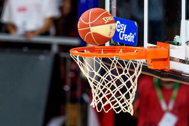 GER, easy credit BBl, Finale Spiel 2, FC Bayern Muenchen Basketball vs. Alba Berlin 14.06.2022, Audi Dome, Muenchen, GER, easy credit BBl, Finale Spiel 2, FC Bayern Muenchen Basketball vs. Alba Berlin, im Bild feature basketball geht in den Korb *** GER, easy credit BBl, final game 2, FC Bayern Muenchen Basketball vs Alba Berlin 14 06 2022, Audi Dome, Munich, GER, easy credit BBl, final game 2, FC Bayern Muenchen Basketball vs Alba Berlin, in picture feature basketball goes to basket nordphotoxGmbHx xStraubmeier nph00004