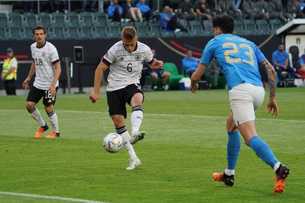 Joshua Kimmich (Deutschland Germany) erzielt das Tor zum 1:0 - Moenchengladbach 14.06.2022: Deutschland vs. Italien, Nations League A3 4. Spieltag, Borussia Park