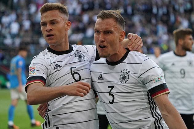 celebrate the goal, Torjubel zum 1:0 Joshua Kimmich (Deutschland Germany) mit David Raum (Deutschland Germany) - Moenchengladbach 14.06.2022: Deutschland vs. Italien, Nations League A3 4. Spieltag, Borussia Park