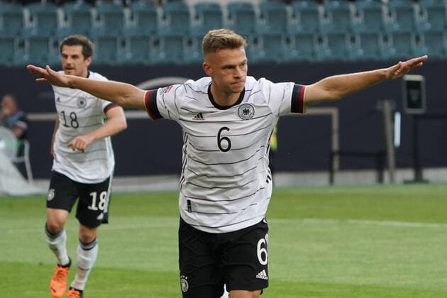 celebrate the goal, Torjubel zum 1:0 Joshua Kimmich (Deutschland Germany) - Moenchengladbach 14.06.2022: Deutschland vs. Italien, Nations League A3 4. Spieltag, Borussia Park