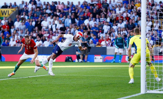 England v Hungary UEFA Nations League Jude Bellingham of England goes close with a header during the UEFA Nations League match between England and Hungary at Molineux, Wolverhampton Content Not Available For UK Newspapers Copyright: xPaulxChestertonx FIL-17013-0100 UK Newspapers OUT