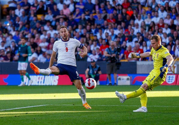 England v Hungary UEFA Nations League Harry Kane of England closes down Denes Dibusz of Hungary during the UEFA Nations League match between England and Hungary at Molineux, Wolverhampton Content Not Available For UK Newspapers Copyright: xPaulxChestertonx FIL-17013-0107 UK Newspapers OUT