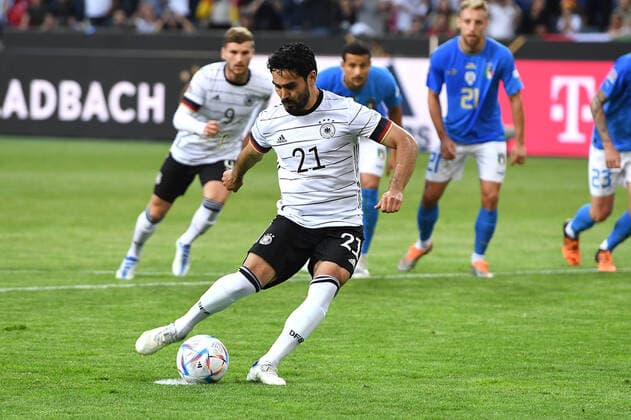Fußball UEFA Nations League Deutschland - Italien am 14.06.2022 im Borussia-Park in Mönchengladbach Tor zum 2:0 durch Ilkay Gündogan ( Deutschland ) DFB regulations prohibit any use of photographs as image sequences and or quasi-video.