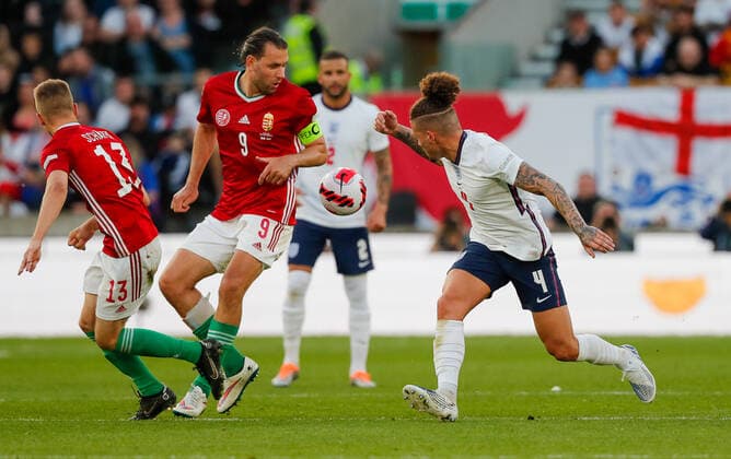 England v Hungary UEFA Nations League Kalvin Phillips of England tries to break away from Andras Schafer of Hungary during the UEFA Nations League match between England and Hungary at Molineux, Wolverhampton Content Not Available For UK Newspapers Copyright: xPaulxChestertonx FIL-17013-0156 UK Newspapers OUT