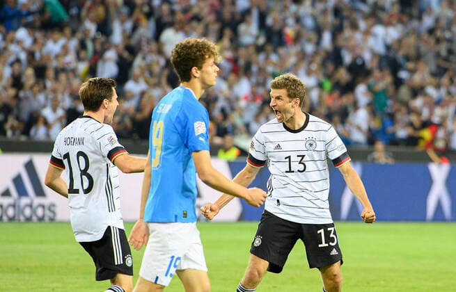 Torjubel Thomas MUELLER (GER) nach Tor zum 3-0,li:Jonas HOFMANN (GER). Jubel,Freude,Begeisterung,Aktion. Fussball UEFA Nations League, Spieltag 4, Deutschland (GER) - Italien (ITA), am 14.06.2022 in Moenchengladbach Deutschland.