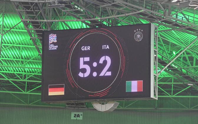 Fussball, Herren, Saison 2022 2023, Nations League (Liga A, Gruppe 3, 4. Spieltag) in Moenchengladbach, Deutschland - Italien, Anzeigetafel mit 5:2-Endstand, 14.06. 2022, Copyright: xMatthiasxKochx