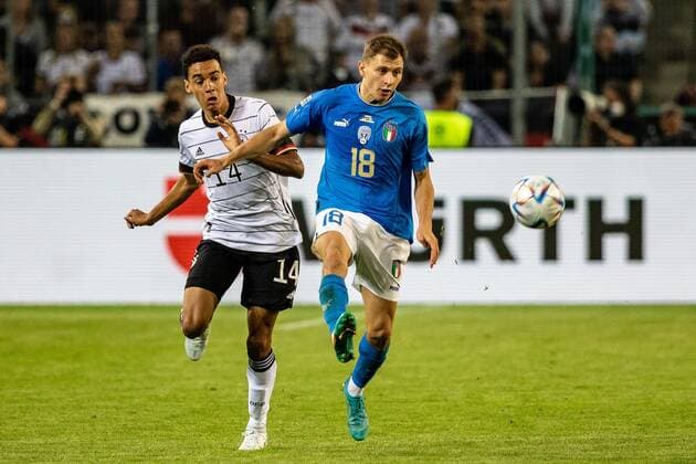 Jamal Musiala (Deutschland, 14), Nicolo Barella (Italien 18) GER, Deutschland Germany vs. Italien Italy, Fussball, Laenderspiel, UEFA Nations League Division A, Gruppe 3, 2022 2023, 14.06.2022, DFB DFL regulations prohibit any use of photographs as image sequences and or quasi-video. GER, Deutschland Germany vs. Italien Italy, Fussball, Laenderspiel, UEFA Nations League Division A, Gruppe 3, 2022 2023, 14.06.2022 Moenchengladbach Copyright: xEibner-Pressefoto RogerxBuerkex EP_EER