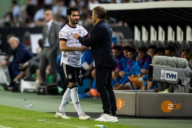 UEFA Nations League, Deutschland - Italien; 14.06.2022 Hans-Dieter Flick (Nationaltrainer, Deutschland) umarmt Ilkay Guendogan (21, Deutschland) UEFA Nations League, Deutschland - Italien, Moenchengladbach, BORUSSIA-PARK Copyright: xBEAUTIFULxSPORTS Wunderlx
