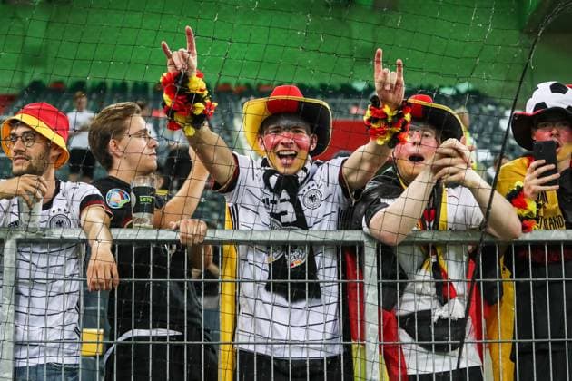 Fussball, UEFA Nations League League A - Gruppe 3 - Spieltag 4 Deutschland - Italien 14.06.2022, BORUSSIA-PARK Mönchengladbach Deutschland Fans nach dem Spiel Foto: Herbertz Nico Herbertz Mönchengladbach BORUSSIA-PARK Nordrhein-Westfahlen Deutschland