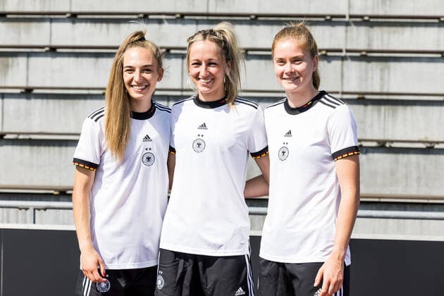Frauen Nationalmannschaft Media Day; 16.06.2022 Sophia Kleinherne, Kathrin Hendrich, Sjoeke Nuesken Frauen Nationalmannschaft Media Day, Herzogenaurach, Adi-Dassler Stadion Copyright: xBEAUTIFULxSPORTS Wunderlx