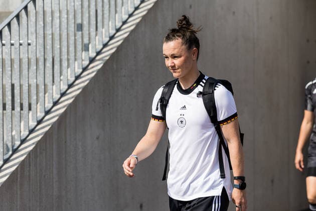 Frauen Nationalmannschaft Media Day; 16.06.2022 Marina Hegering kommt beim Media Day an Frauen Nationalmannschaft Media Day, Herzogenaurach, Adi-Dassler Stadion Copyright: xBEAUTIFULxSPORTS Wunderlx