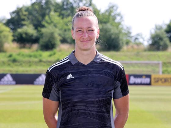 16.06.2022 - Deutsche Fußballnationalmannschaft Nationalmannschaft der Frauen Damen DFB - EM Europameisterschaft 2022 - UEFA Womens EURO - Fototermin Porträttermin - Mannschaft Team Kader - Einzelbild Einzelfoto Portrait Porträt Kopfbild - DaMa - Einzelfoto Einzelbild Portrait Porträt Kopfbild - Almuth Schult (Frauen-Nationalmannschaft )