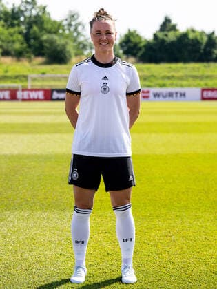 Marina Hegering, Deutschland, Nationalmannschaft, Mannschaftsshooting, Fussball, Frauen, 16.06.2022 Deutschland, Nationalmannschaft, Mannschaftsshooting, Fussball, Frauen, 16.06.2022 Nuernberg Copyright: xMichaelxSchmidt Eibner-Pressefotx EP_MST