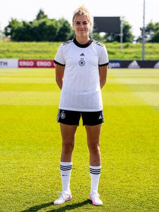 Laura Freigang, Deutschland, Nationalmannschaft, Mannschaftsshooting, Fussball, Frauen, 16.06.2022 Deutschland, Nationalmannschaft, Mannschaftsshooting, Fussball, Frauen, 16.06.2022 Nuernberg Copyright: xMichaelxSchmidt Eibner-Pressefotx EP_MST