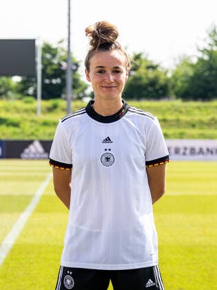 Lina Magull, Deutschland, Nationalmannschaft, Mannschaftsshooting, Fussball, Frauen, 16.06.2022 Deutschland, Nationalmannschaft, Mannschaftsshooting, Fussball, Frauen, 16.06.2022 Nuernberg Copyright: xMichaelxSchmidt Eibner-Pressefotx EP_MST