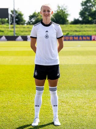 Lea Schueller, Deutschland, Nationalmannschaft, Mannschaftsshooting, Fussball, Frauen, 16.06.2022 Deutschland, Nationalmannschaft, Mannschaftsshooting, Fussball, Frauen, 16.06.2022 Nuernberg Copyright: xMichaelxSchmidt Eibner-Pressefotx EP_MST
