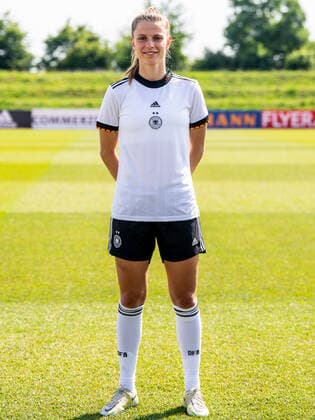 Tabea Wassmuth, Deutschland, Nationalmannschaft, Mannschaftsshooting, Fussball, Frauen, 16.06.2022 Deutschland, Nationalmannschaft, Mannschaftsshooting, Fussball, Frauen, 16.06.2022 Nuernberg Copyright: xMichaelxSchmidt Eibner-Pressefotx EP_MST