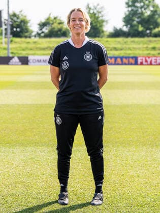 Martina Voss-Tecklenburg, Deutschland, Nationalmannschaft, Mannschaftsshooting, Fussball, Frauen, 16.06.2022 Deutschland, Nationalmannschaft, Mannschaftsshooting, Fussball, Frauen, 16.06.2022 Nuernberg Copyright: xMichaelxSchmidt Eibner-Pressefotx EP_MST