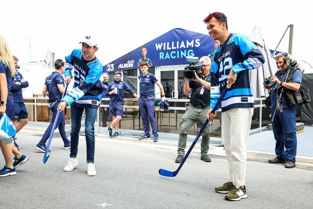 LATIFI Nicholas (can), Williams Racing FW44, ALBON Alexander (tha), Williams Racing FW44, portrait playing hockey during the Formula 1 AWS Grand Prix du Canada 2022, 9th round of the 2022 FIA Formula One World Championship, WM, Weltmeisterschaft on the Circuit Gilles Villeneuve, from June 17 to 19, 2022 in Montreal, Canada - F1 - CANADIAN GRAND PRIX 2022 DPPI Panoramic 20220616_GOOD9181