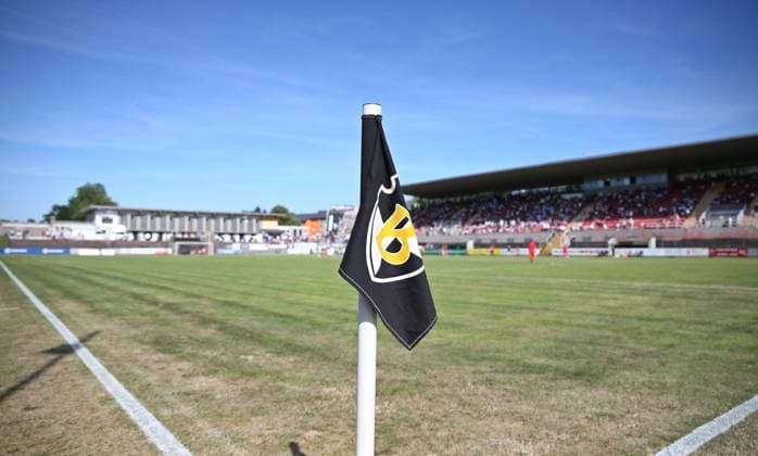 16.06.2022, xfkfnsx, Fussball 2.Aufsstiegsspiel zur Oberliga Rheinland-Pfalz Saar , Borussia Neunkirchen - SC Idar-Oberstein emspor, v.l. VfB Borussia Neunkirchen, Ellenfeldstadion, Eckfahne, Logo, Wappen, Stadion, Innenansicht (DFL DFB REGULATIONS PROHIBIT ANY USE OF PHOTOGRAPHS as IMAGE SEQUENCES and or QUASI-VIDEO) Neunkirchen
