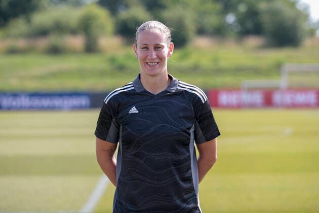 16.06.2022, Mediaday beim DFB-Team der Frauen, Deutschland, Herzogenaurach, Adi-Dassler-Sportplatz, Im Bild: Torhueterin Ann-Katrin Berger DFL REGULATIONS PROHIBIT ANY USE OF PHOTOGRAPHS AS IMAGE SEQUENCES AND OR QUASI-VIDEO. Copyright: HMBxMedia xJulienxBecker