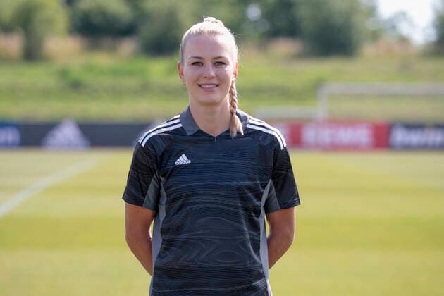 16.06.2022, Mediaday beim DFB-Team der Frauen, Deutschland, Herzogenaurach, Adi-Dassler-Sportplatz, Im Bild: Torhueterin Merle Frohms DFL REGULATIONS PROHIBIT ANY USE OF PHOTOGRAPHS AS IMAGE SEQUENCES AND OR QUASI-VIDEO. Copyright: HMBxMedia xJulienxBecker