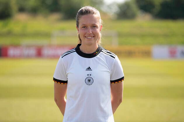 16.06.2022, Mediaday beim DFB-Team der Frauen, Deutschland, Herzogenaurach, Adi-Dassler-Sportplatz, Im Bild: Jana Feldkamp DFL REGULATIONS PROHIBIT ANY USE OF PHOTOGRAPHS AS IMAGE SEQUENCES AND OR QUASI-VIDEO. Copyright: HMBxMedia xJulienxBecker