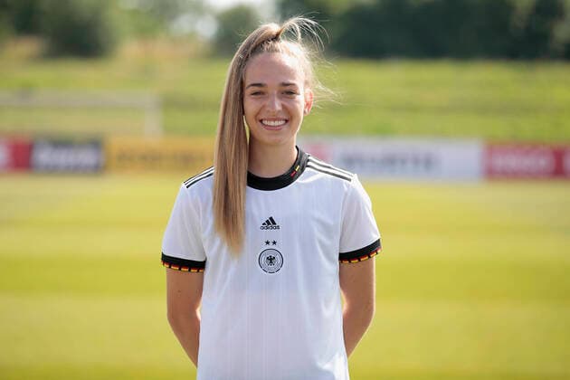 16.06.2022, Mediaday beim DFB-Team der Frauen, Deutschland, Herzogenaurach, Adi-Dassler-Sportplatz, Im Bild: Sophia Kleinherne DFL REGULATIONS PROHIBIT ANY USE OF PHOTOGRAPHS AS IMAGE SEQUENCES AND OR QUASI-VIDEO. Copyright: HMBxMedia xJulienxBecker