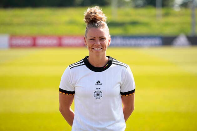 16.06.2022, Mediaday beim DFB-Team der Frauen, Deutschland, Herzogenaurach, Adi-Dassler-Sportplatz, Im Bild: Linda Dallmann DFL REGULATIONS PROHIBIT ANY USE OF PHOTOGRAPHS AS IMAGE SEQUENCES AND OR QUASI-VIDEO. Copyright: HMBxMedia xJulienxBecker
