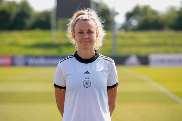 16.06.2022, Mediaday beim DFB-Team der Frauen, Deutschland, Herzogenaurach, Adi-Dassler-Sportplatz, Im Bild: Lena Lattwein DFL REGULATIONS PROHIBIT ANY USE OF PHOTOGRAPHS AS IMAGE SEQUENCES AND OR QUASI-VIDEO. Copyright: HMBxMedia xJulienxBecker